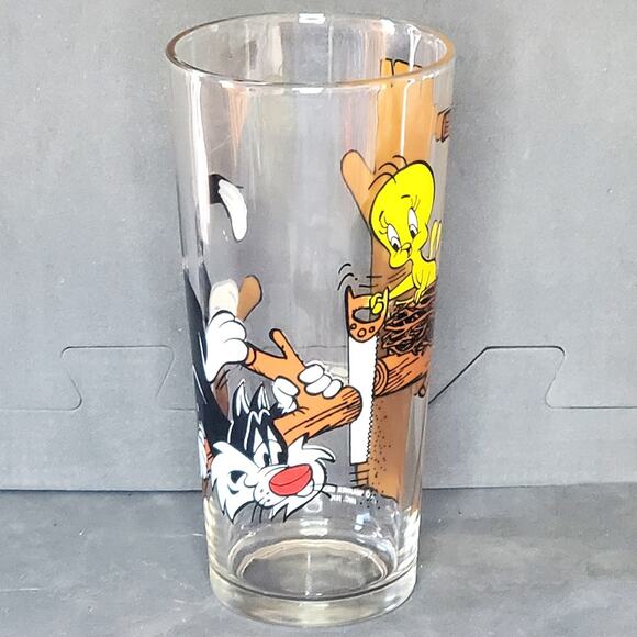 Vintage Looney Tunes Tweety and Sylvester Pepsi Collector Series Glass 1976 - Picture 1 of 8